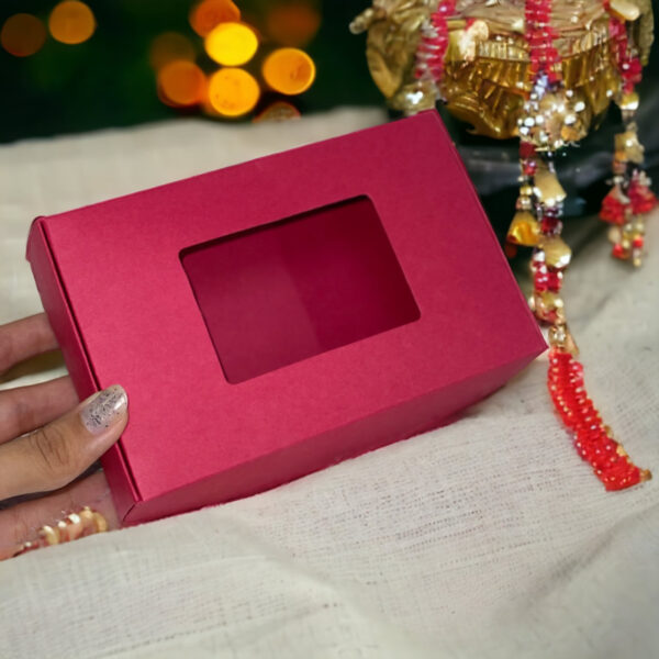 PLAIN RED-SMALL BOX WITH WINDOW